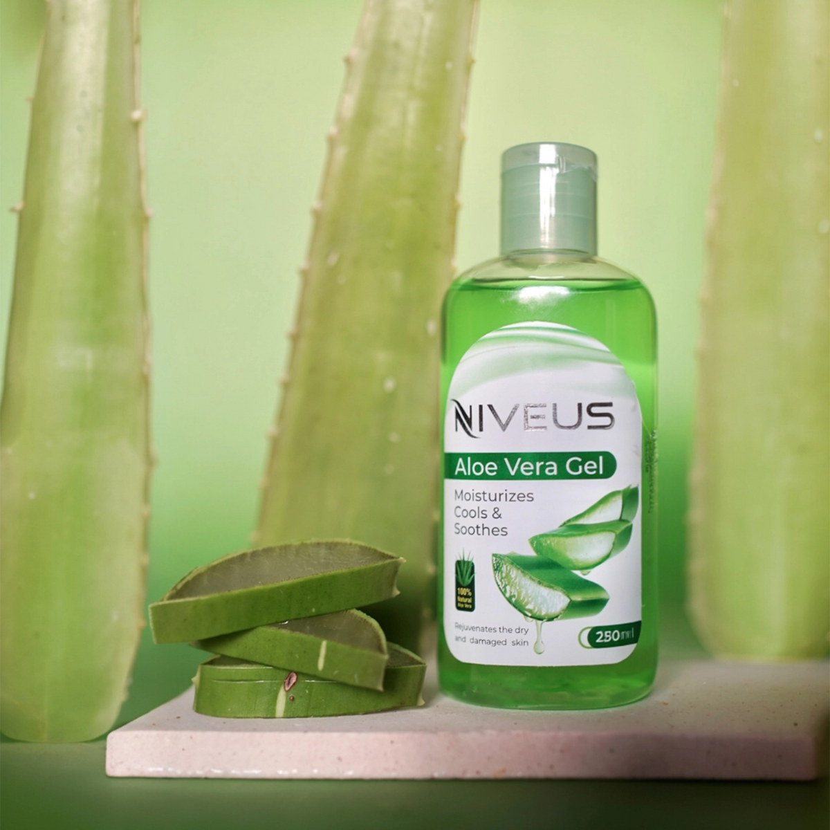 Niveus Aloe Vera Del with inner bottle