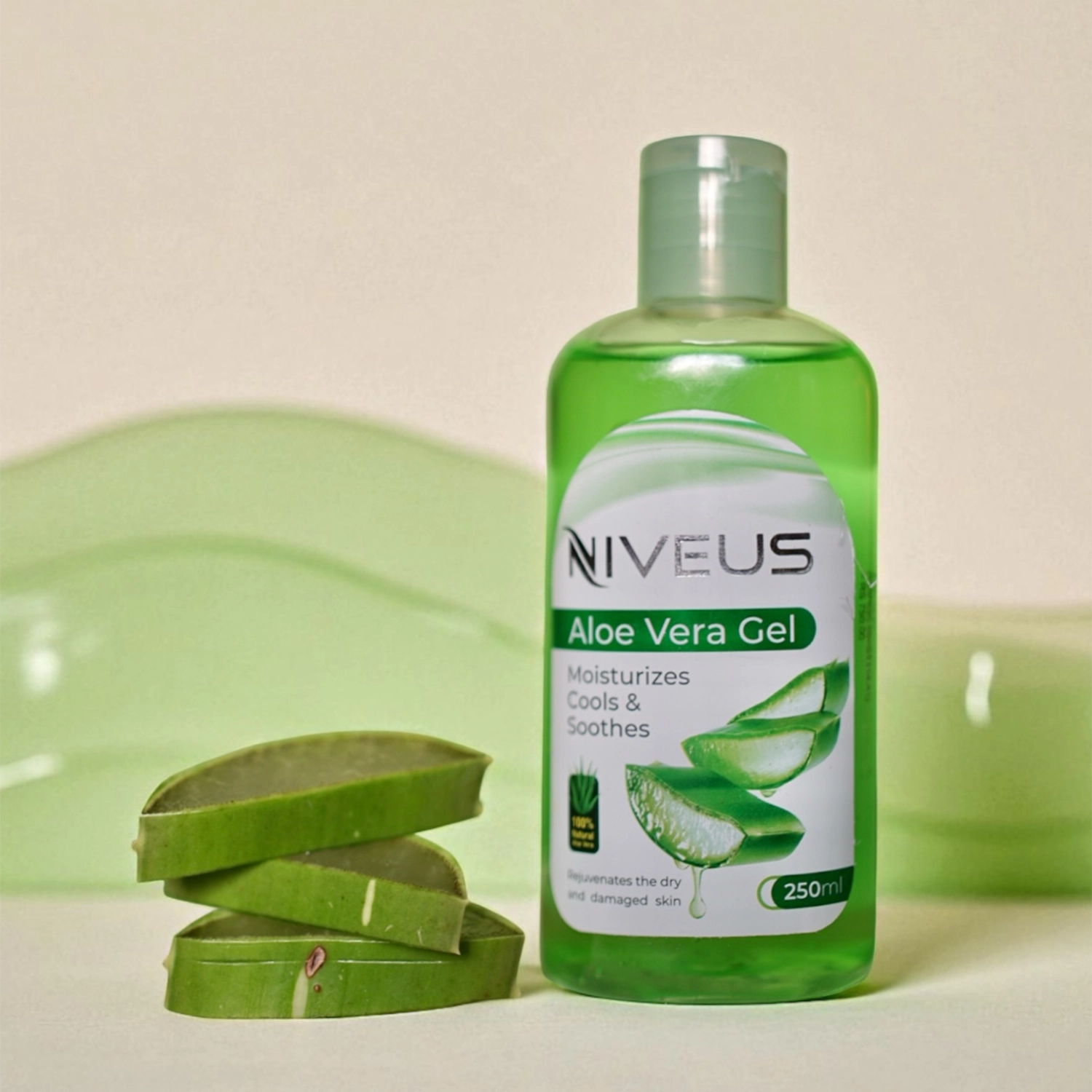 Niveus Aloe Gel with light back ground