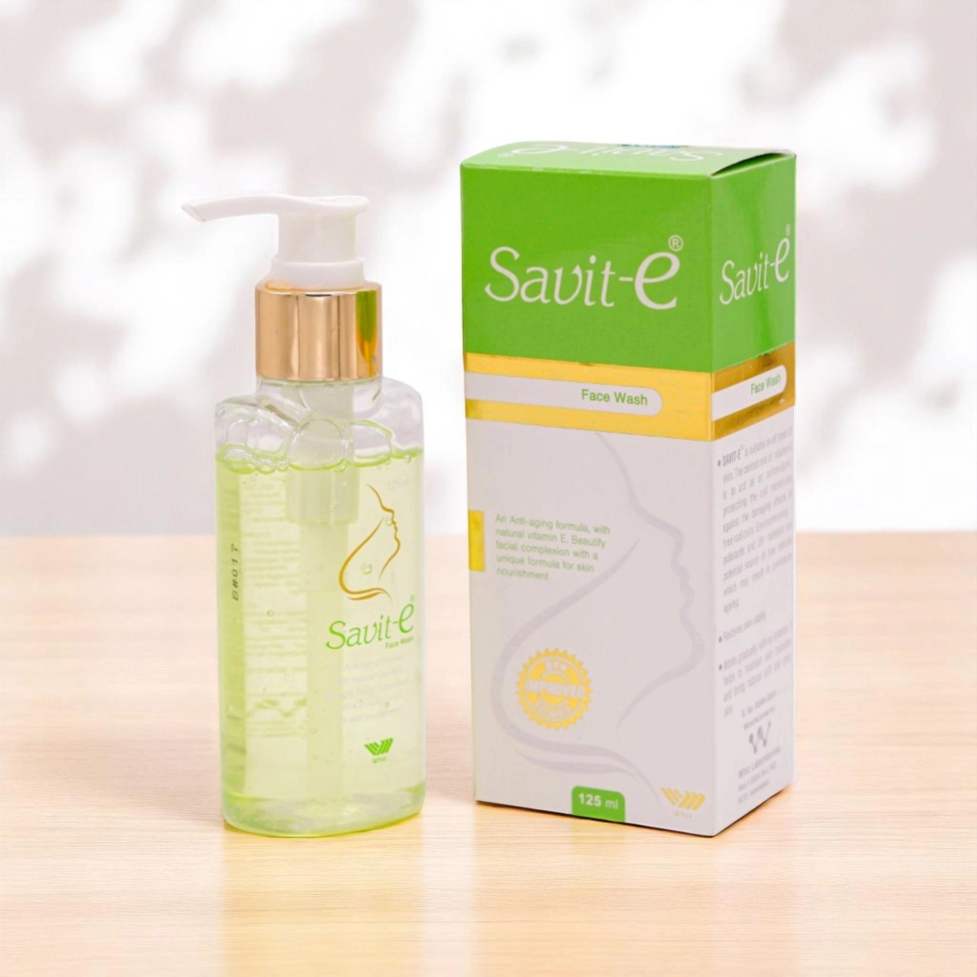 Savit-e Face Wash, 125ml clear bottle with a pump dispenser.